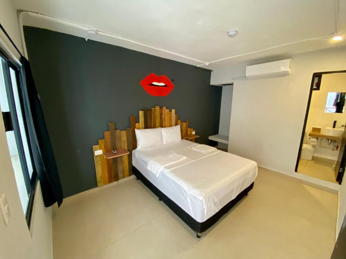 Why Not Rooftop Party Hostel Playa del Carmen Exterior photo
