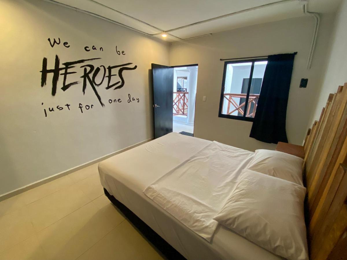 Why Not Rooftop Party Hostel Playa del Carmen Exterior photo