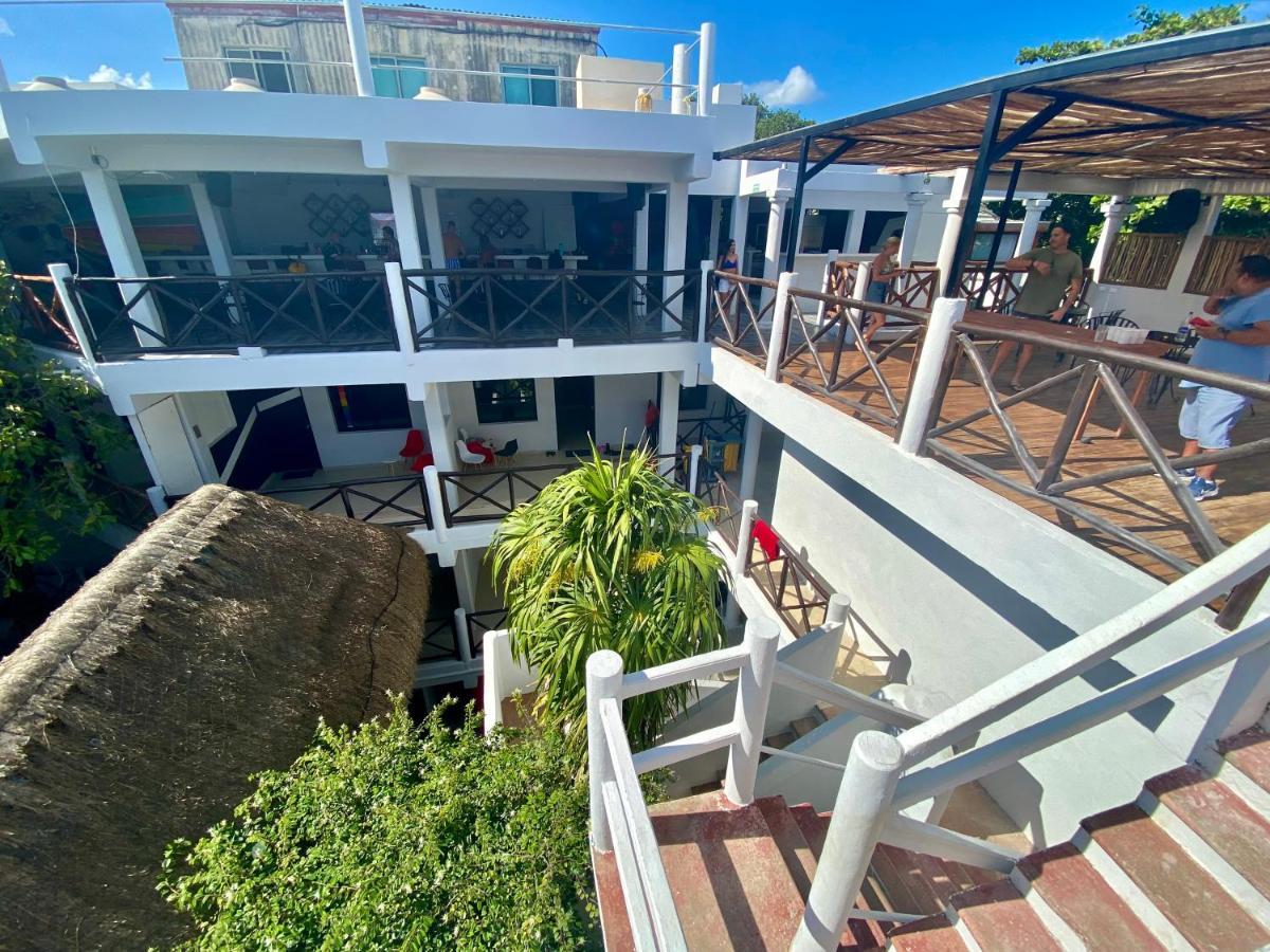 Why Not Rooftop Party Hostel Playa del Carmen Exterior photo
