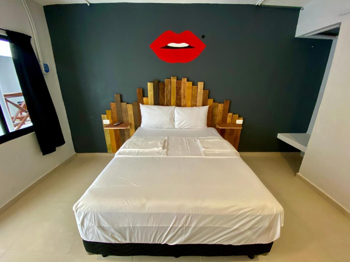 Why Not Rooftop Party Hostel Playa del Carmen Exterior photo