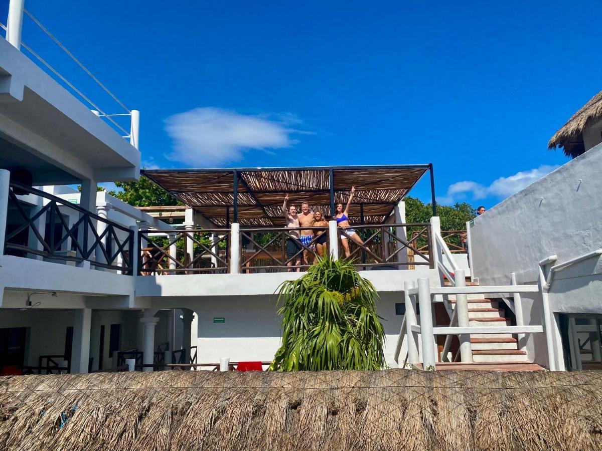Why Not Rooftop Party Hostel Playa del Carmen Exterior photo